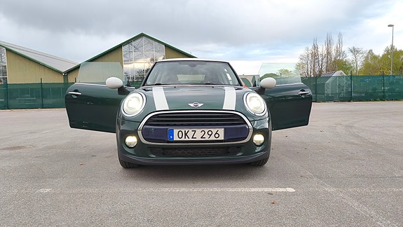 MINI Cooper 3 of 5