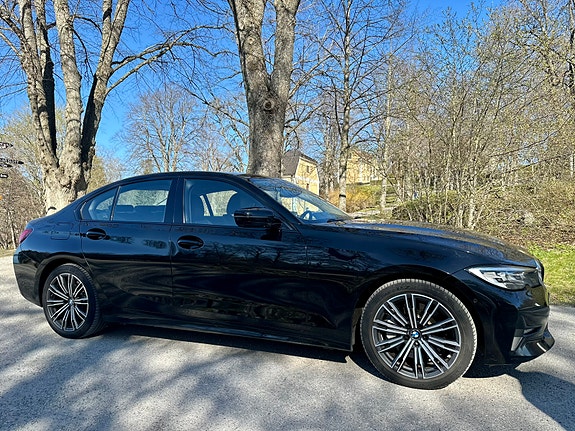 BMW 330e 2 of 5