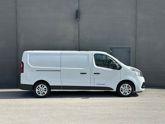 Renault Trafic 7 of 15