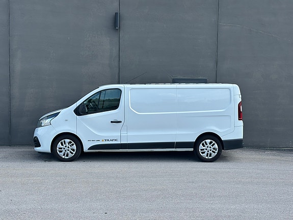 Renault Trafic 2 of 5
