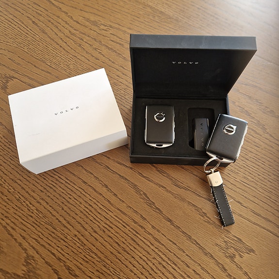 Volvo V90 Cross Country 2 of 3