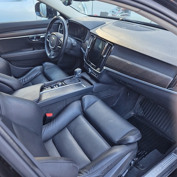 Volvo V90 Cross Country 3 of 3
