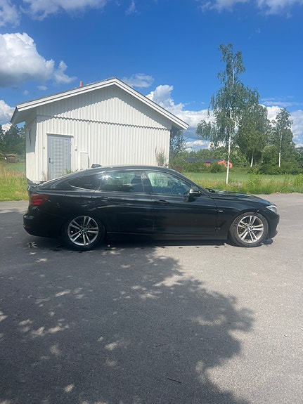 BMW 320d 4 of 11