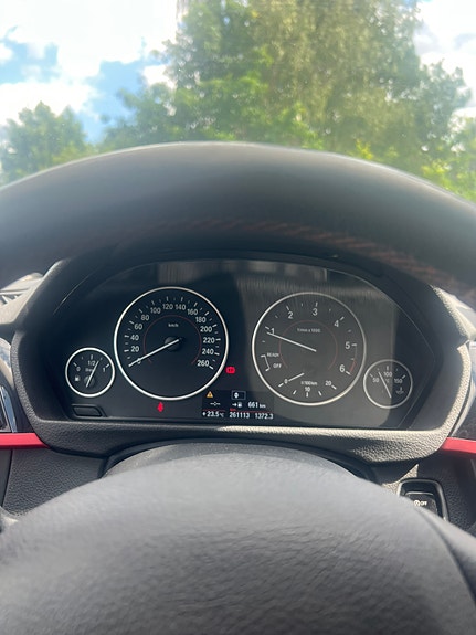 BMW 320d 10 of 11