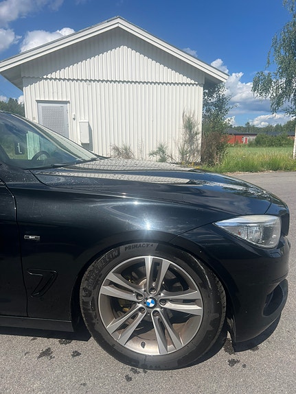 BMW 320d 3 of 11