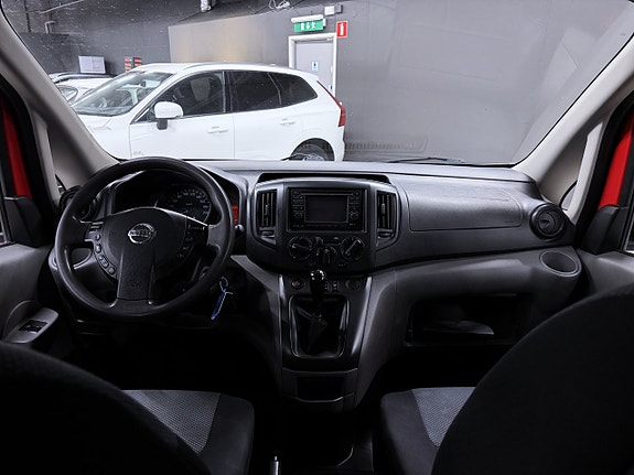 Nissan NV200 7 of 9