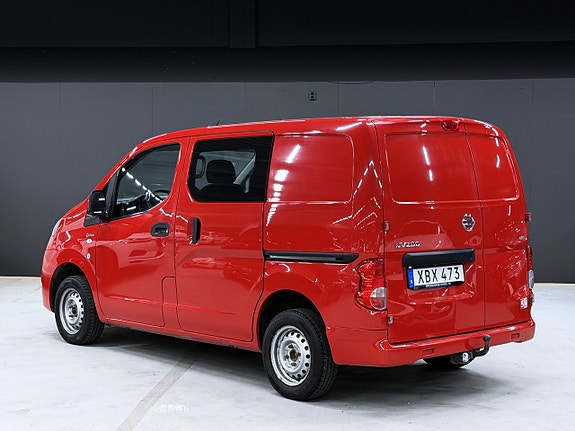 Nissan NV200 2 of 5