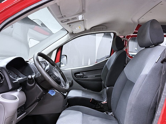Nissan NV200 5 of 5