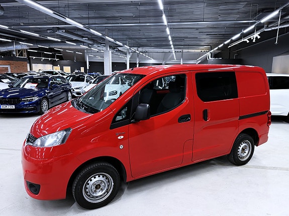 Nissan NV200 8 of 9