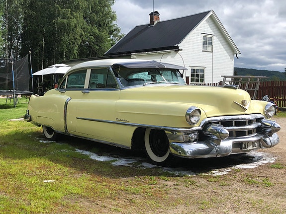 Cadillac Series 62 3 of 3