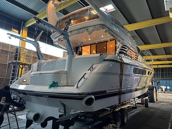 Fairline Squadron 43 -97 2 of 5