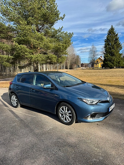 Toyota Auris 3 of 6