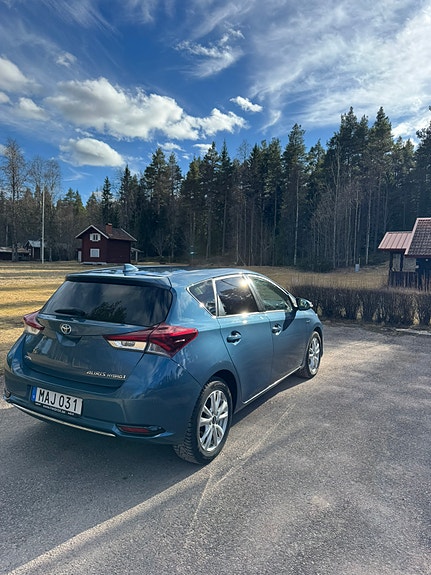 Toyota Auris 4 of 6
