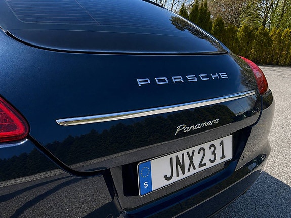 Porsche Panamera 4 9 of 26