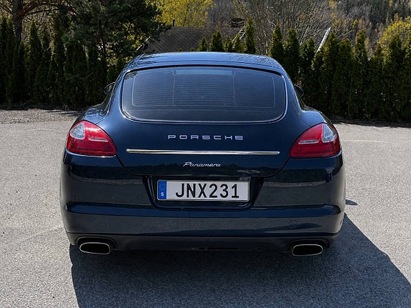 Porsche Panamera 4 8 of 26