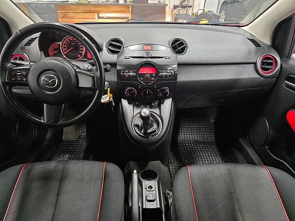 Mazda 2 14 of 22
