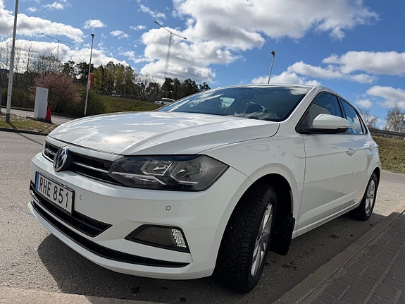 Volkswagen Polo 2 of 5