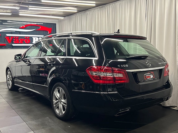 Mercedes-Benz E300 3 of 29
