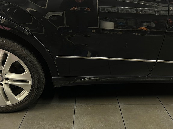 Mercedes-Benz E300 28 of 29