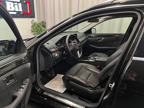 Mercedes-Benz E300 7 of 29