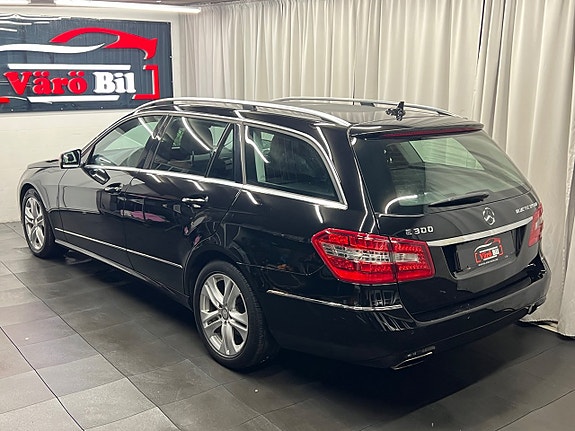 Mercedes-Benz E300 4 of 29