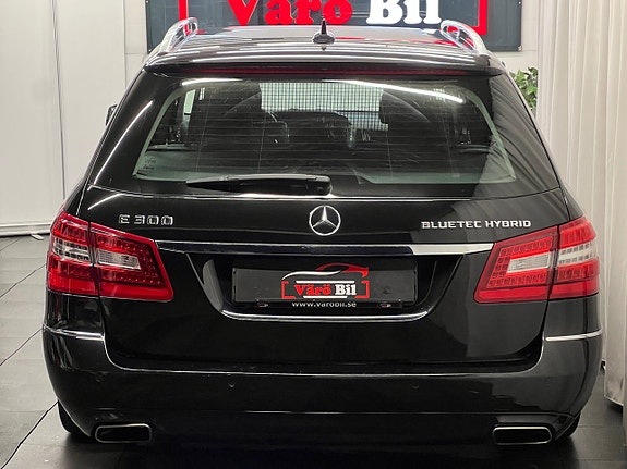 Mercedes-Benz E300 5 of 29