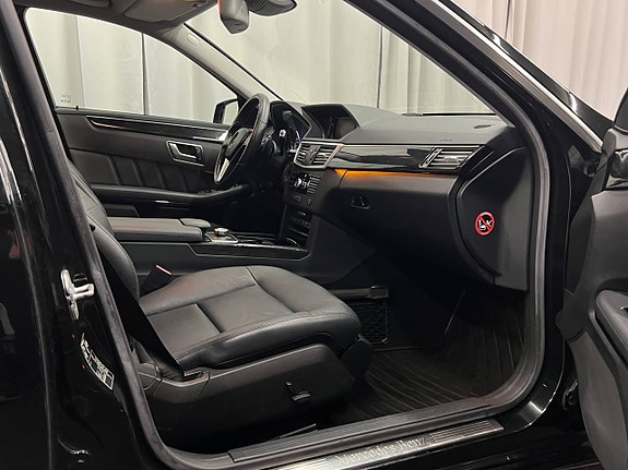 Mercedes-Benz E300 19 of 29
