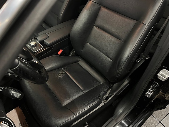 Mercedes-Benz E300 23 of 29