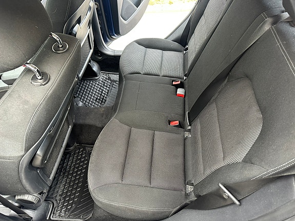 Mercedes-Benz B180 6 of 9
