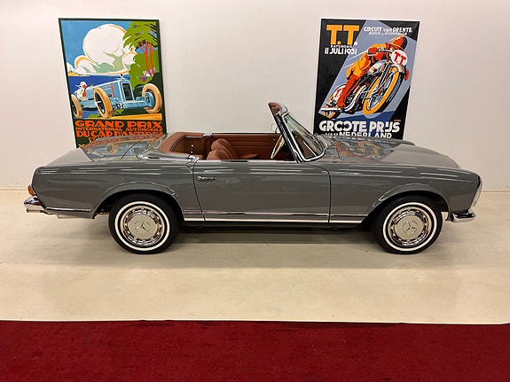 Mercedes-Benz 280 SL 2 of 5