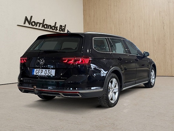 Volkswagen Passat Alltrack 11 of 11