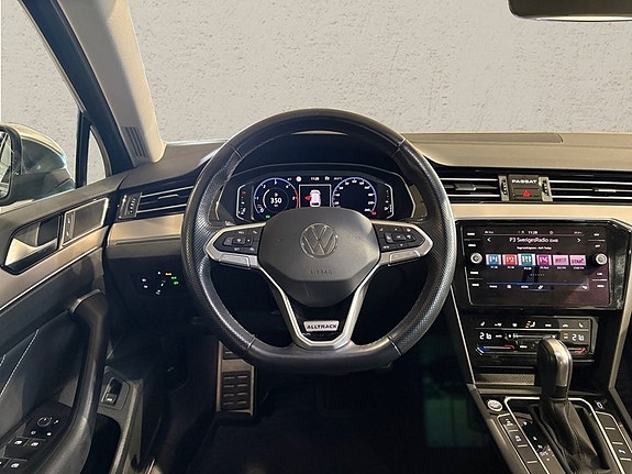 Volkswagen Passat Alltrack 4 of 5
