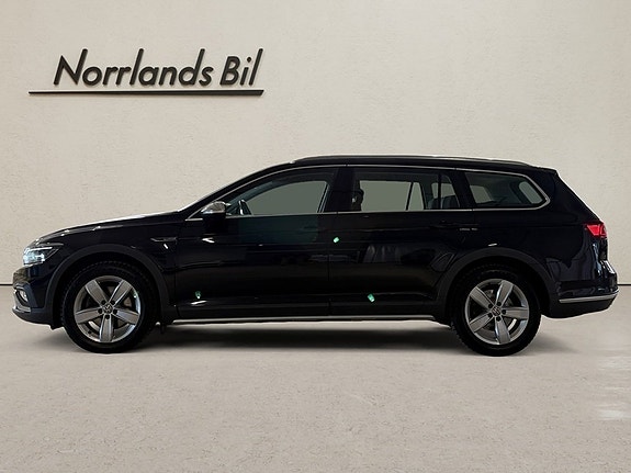 Volkswagen Passat Alltrack 10 of 11