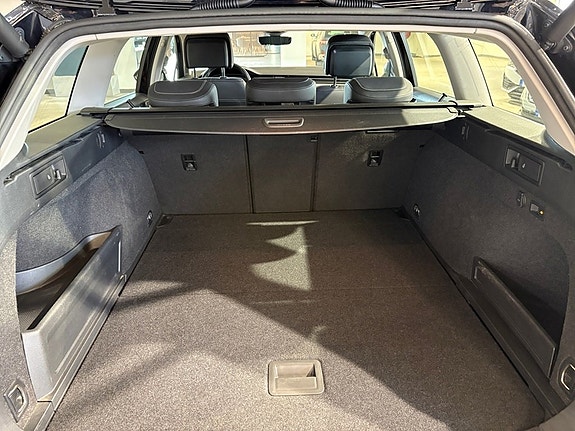 Volkswagen Passat Alltrack 7 of 11