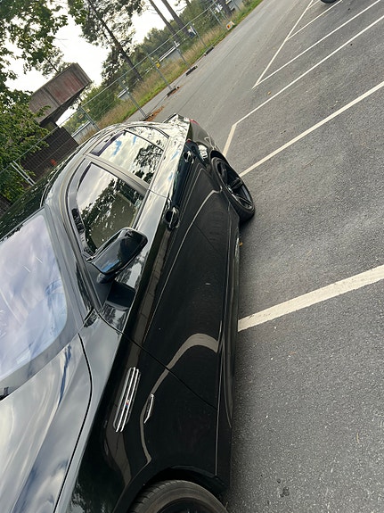 BMW 550i 4 of 5