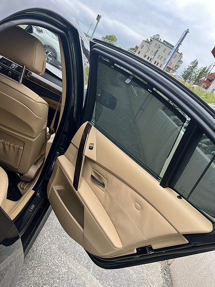 BMW 550i 13 of 15