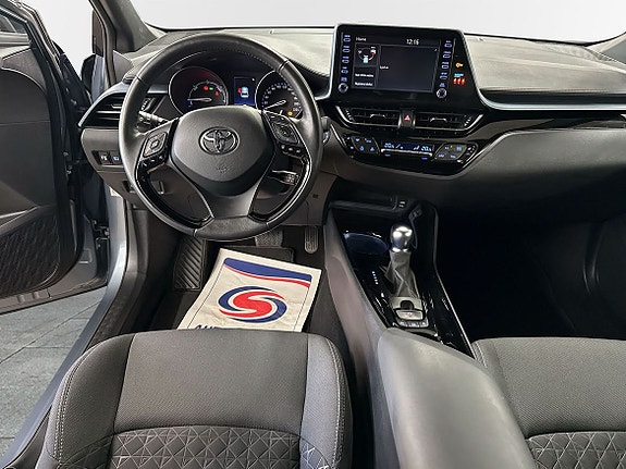 Toyota C-HR 8 of 21