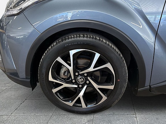 Toyota C-HR 16 of 21