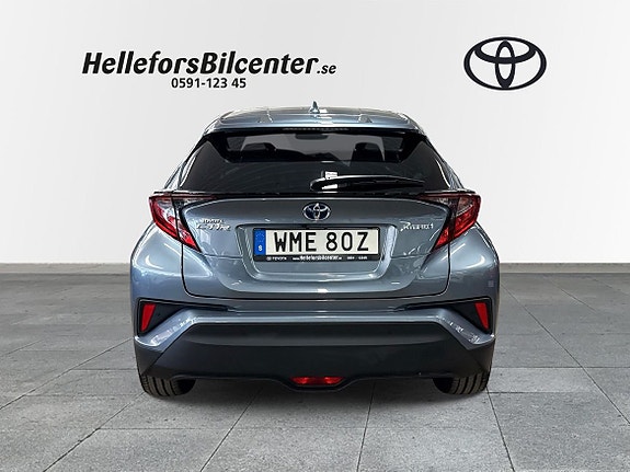 Toyota C-HR 4 of 5