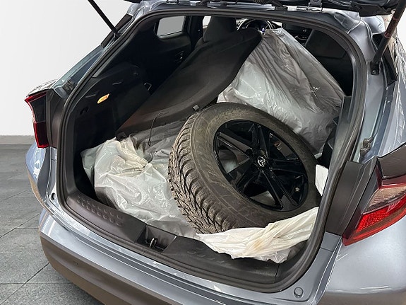 Toyota C-HR 10 of 21