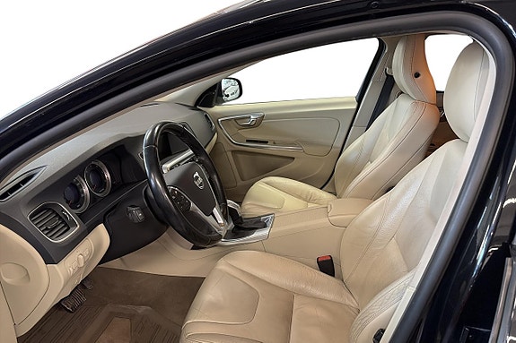 Volvo V60 9 of 19
