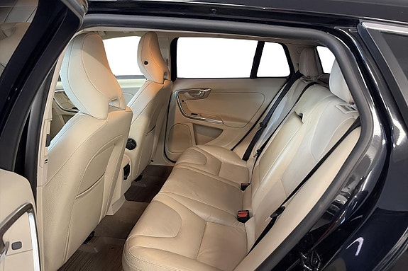 Volvo V60 10 of 19