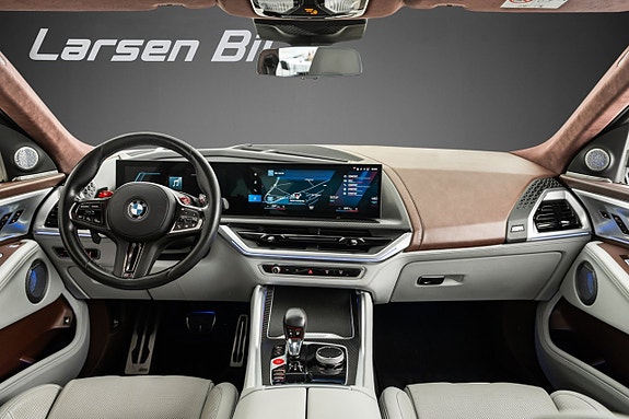 BMW XM 4 of 5