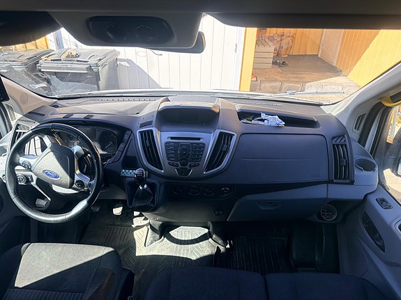 Ford Transit 3 of 5