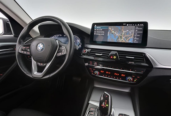 BMW 530e 8 of 30