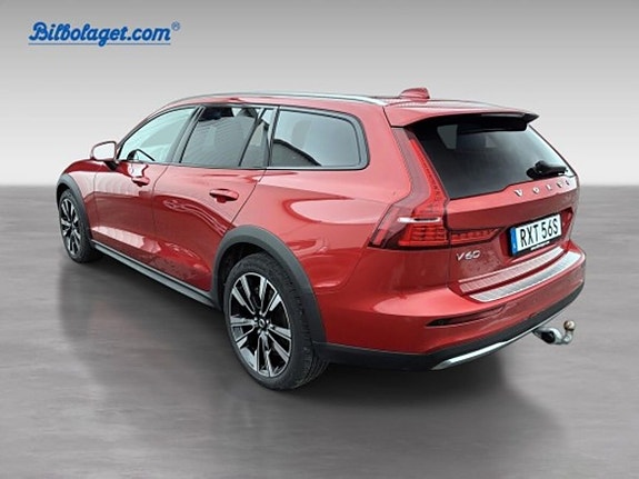 Volvo V60 Cross Country 8 of 17