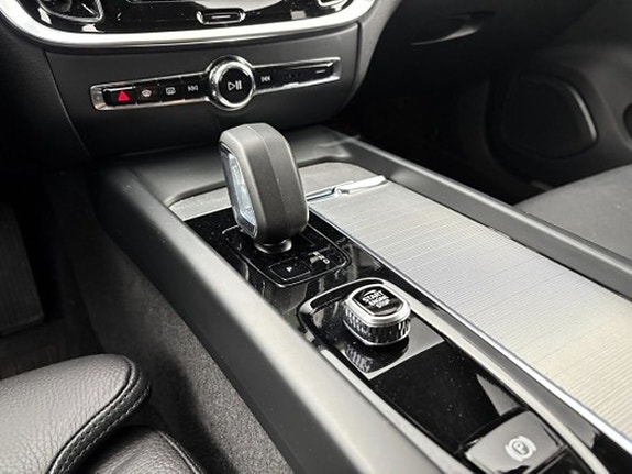 Volvo V60 Cross Country 16 of 17