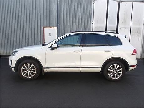 Volkswagen Touareg 2 of 10