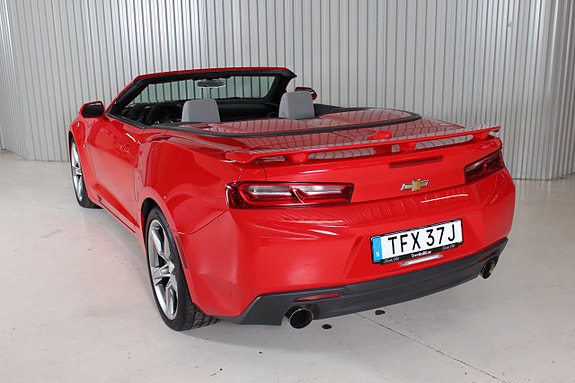 Chevrolet Camaro 14 of 17