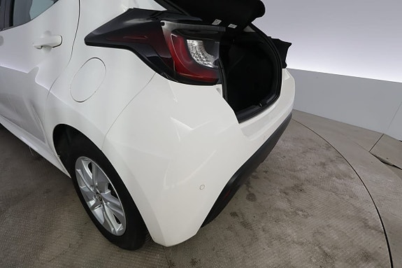 Toyota Yaris 7 of 29